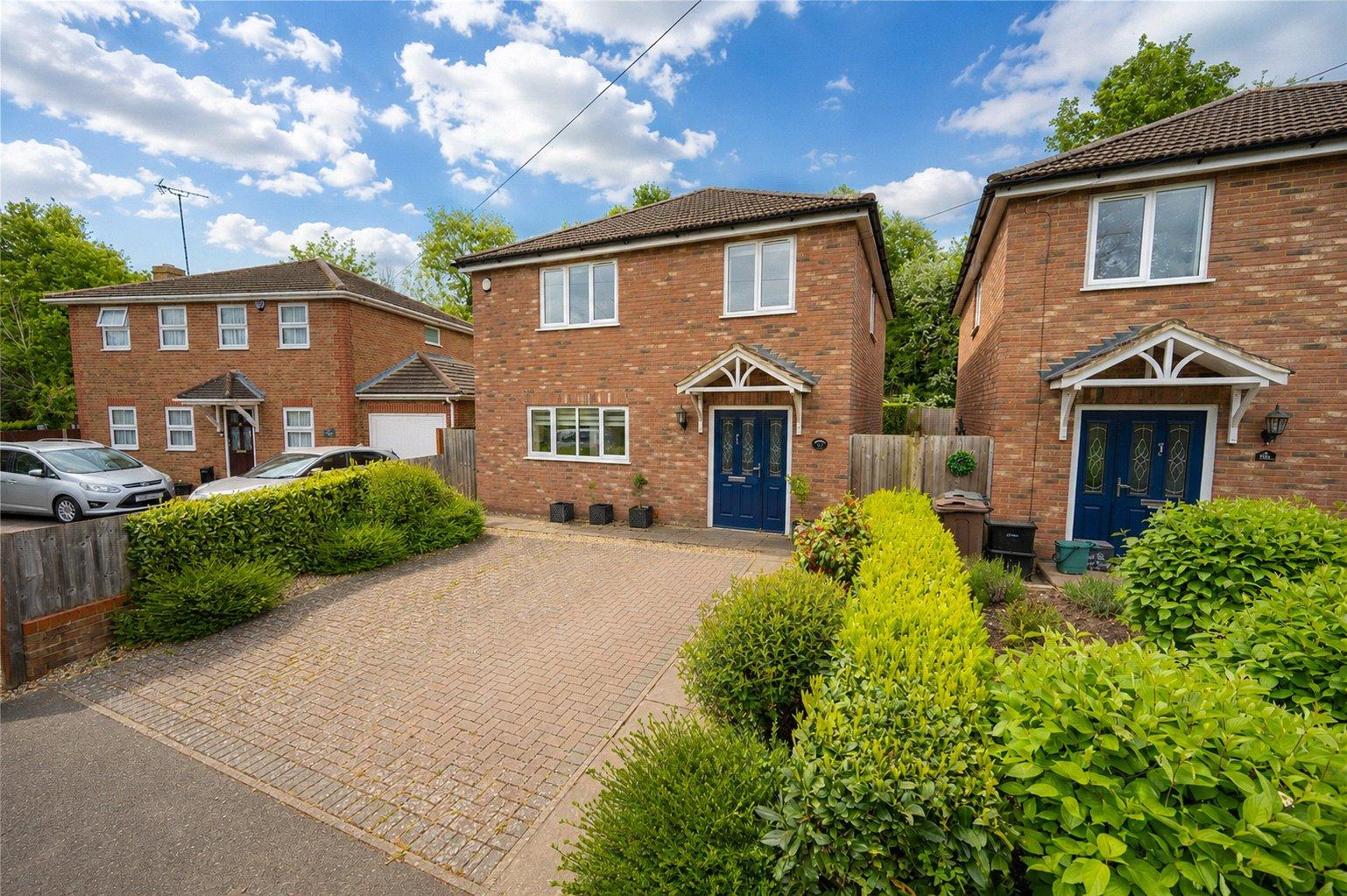 3 Bedroom Detached House Sold Subject to Contract in Park Street Lane, Park Street, St. Albans, Hertfordshire - View 4 - Collinson Hall