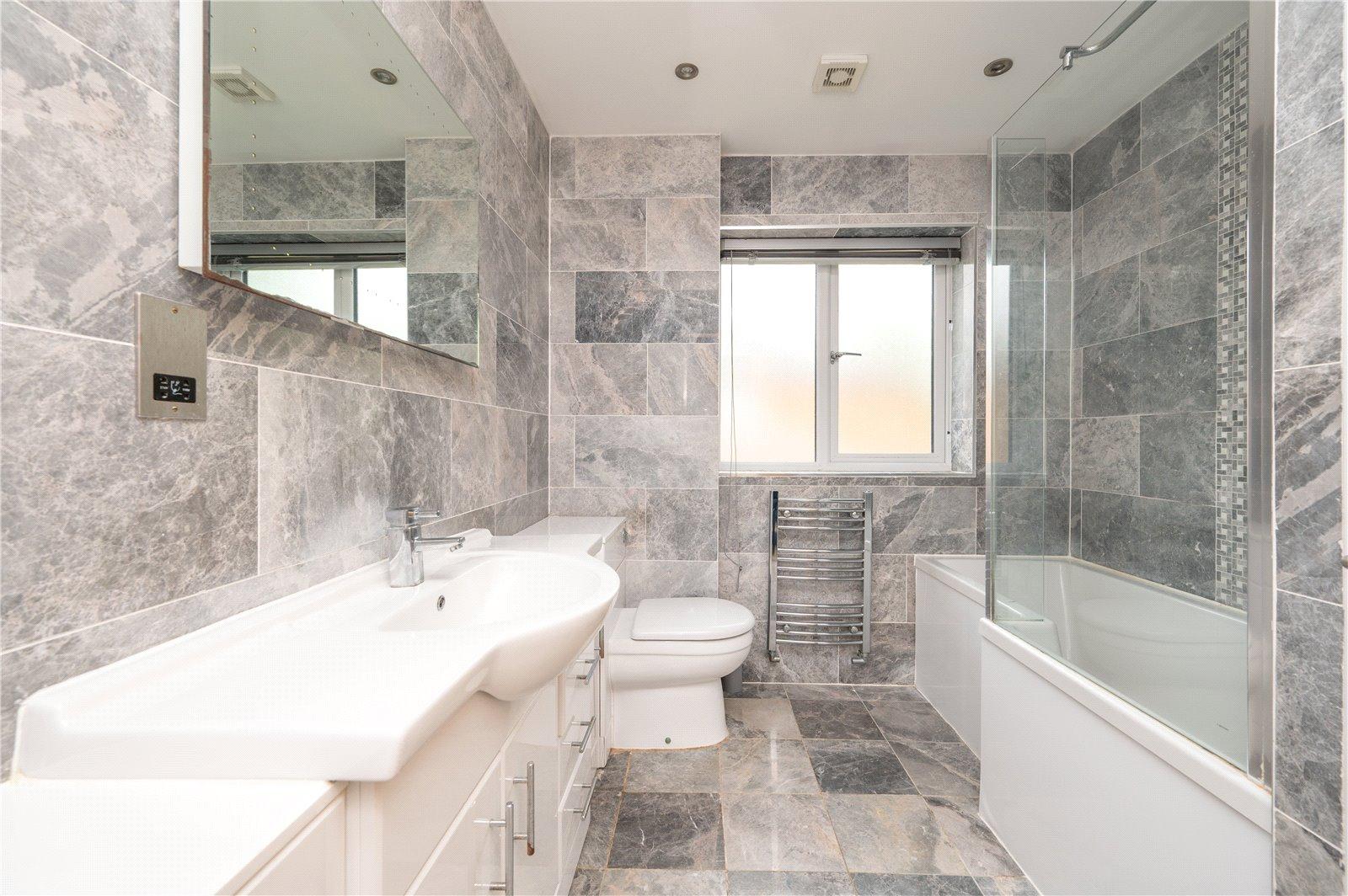 3 Bedroom Detached House Sold Subject to Contract in Park Street Lane, Park Street, St. Albans, Hertfordshire - View 3 - Collinson Hall
