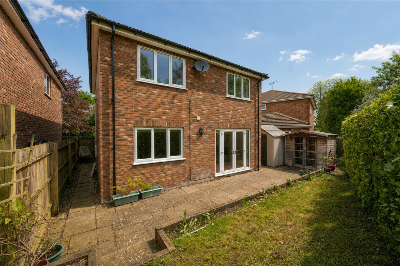 3 Bedroom Detached House Sold Subject to Contract in Park Street Lane, Park Street, St. Albans, Hertfordshire - View 14 - Collinson Hall