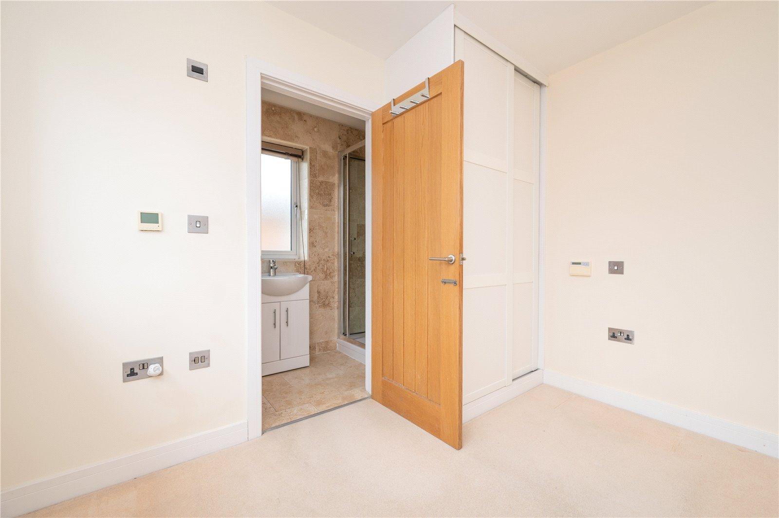 3 Bedroom Detached House Sold Subject to Contract in Park Street Lane, Park Street, St. Albans, Hertfordshire - View 8 - Collinson Hall