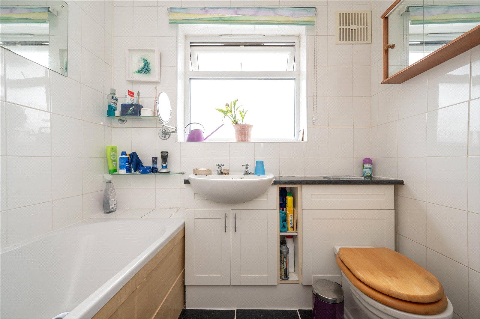 2 Bedroom  Sold Subject to Contract in Tavistock Avenue, St. Albans, Hertfordshire - View 4 - Collinson Hall