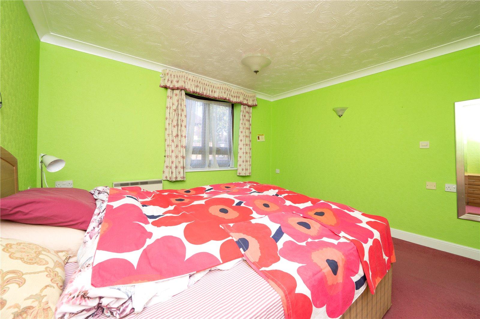 1 Bedroom  For Sale in Beaumonds, Upper Marlborough Road, St. Albans, Hertfordshire - View 8 - Collinson Hall