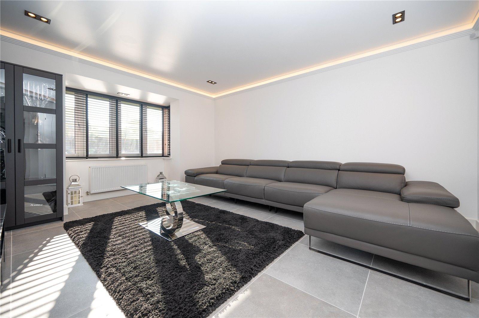 4 Bedroom  For Sale in Hastings Close, Bricket Wood, St. Albans, Hertfordshire - View 6 - Collinson Hall
