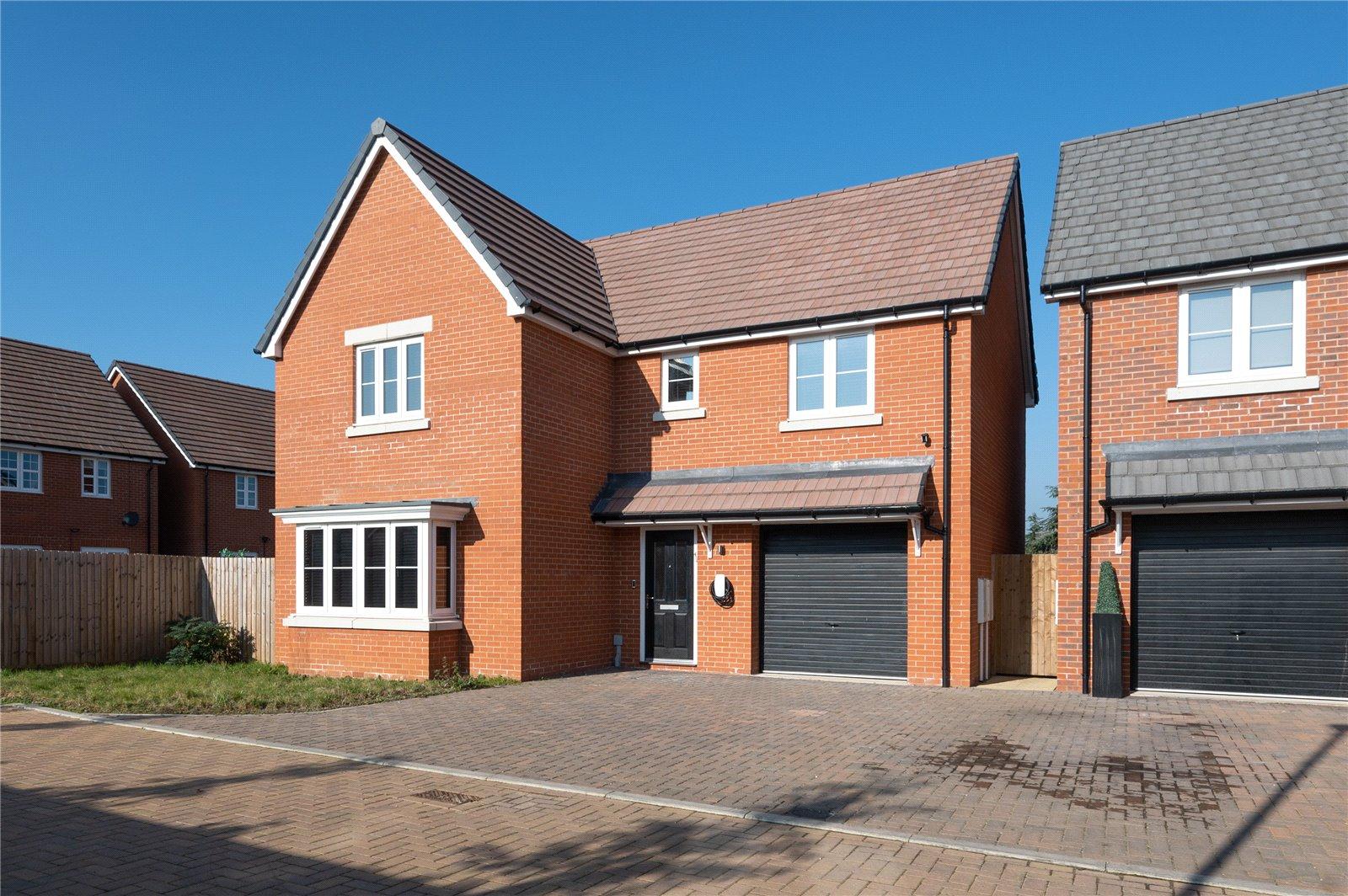 4 Bedroom  For Sale in Hastings Close, Bricket Wood, St. Albans, Hertfordshire - View 1 - Collinson Hall