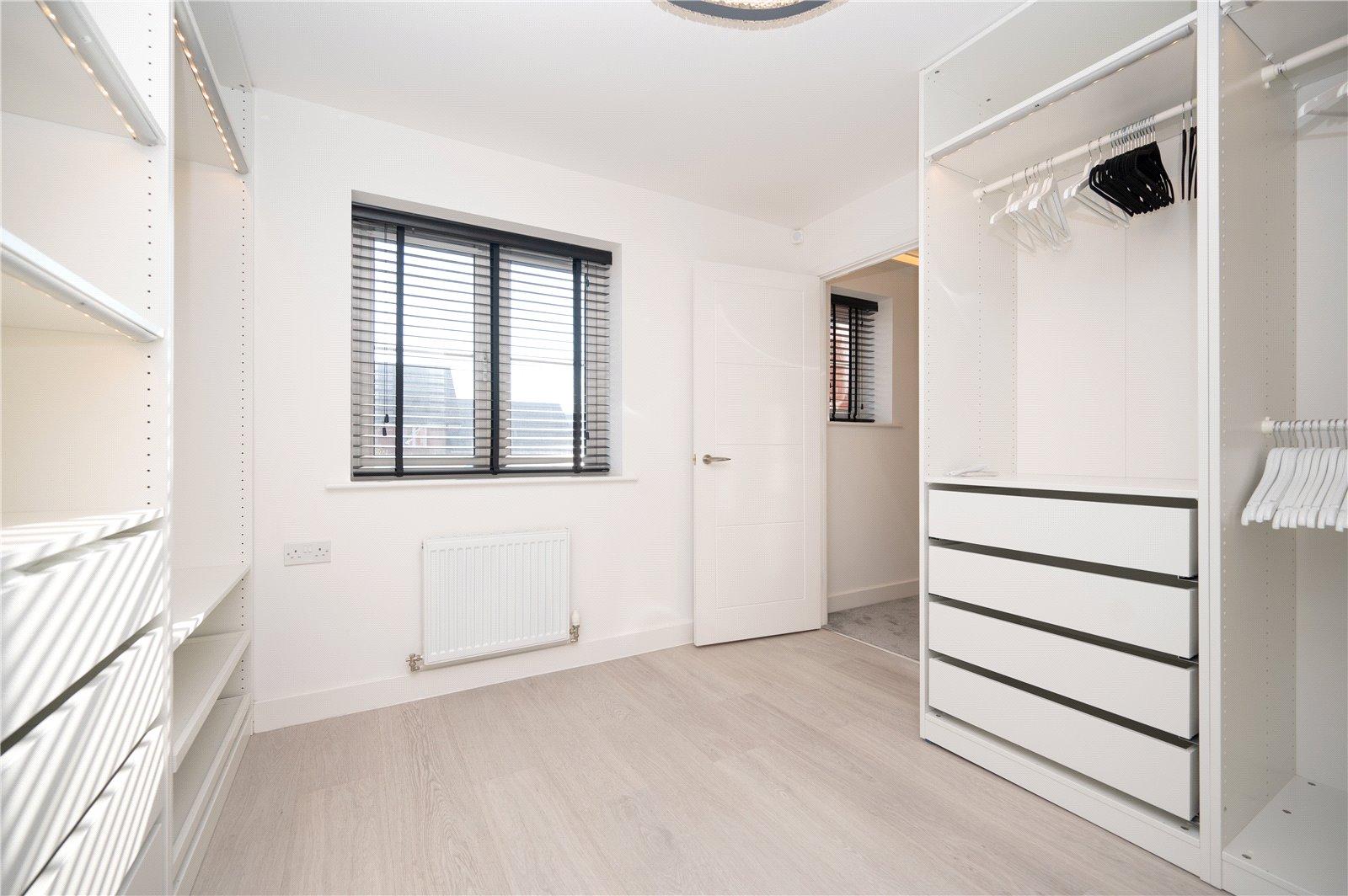 4 Bedroom  For Sale in Hastings Close, Bricket Wood, St. Albans, Hertfordshire - View 16 - Collinson Hall