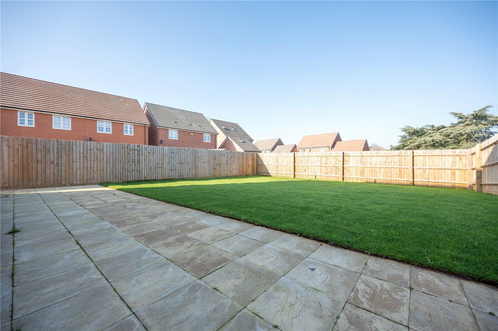 4 Bedroom  For Sale in Hastings Close, Bricket Wood, St. Albans, Hertfordshire - View 14 - Collinson Hall