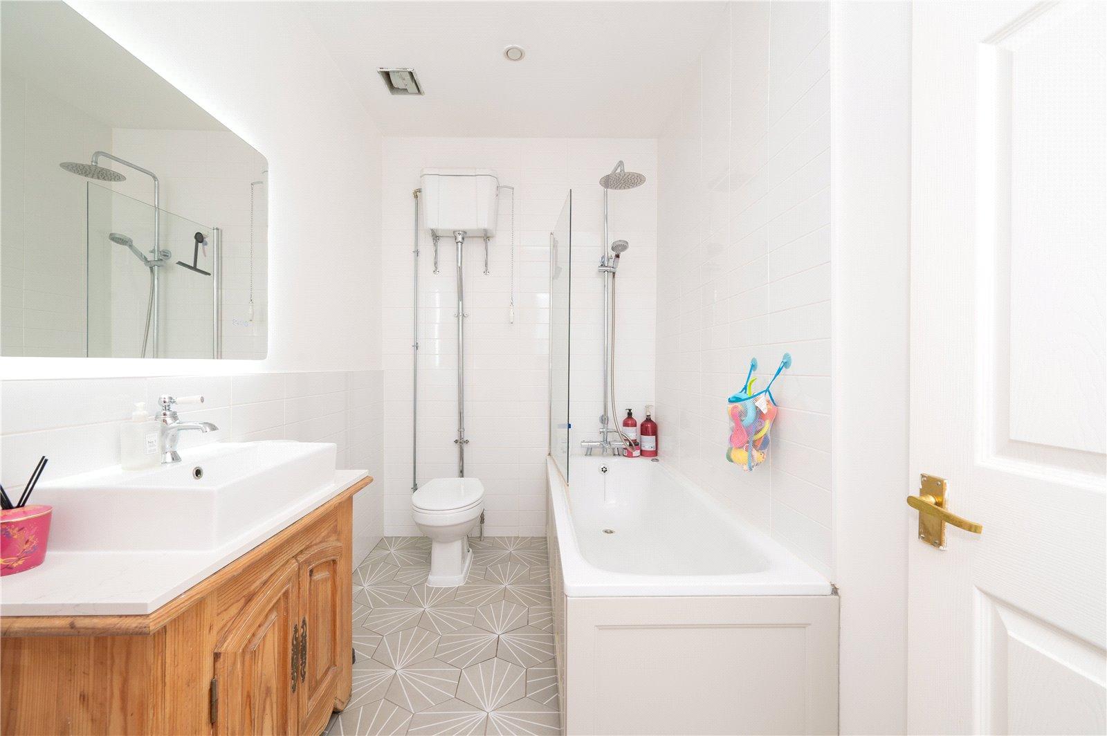 3 Bedroom Terraced House,garage For Sale in High Street, London Colney, St. Albans, Hertfordshire - View 9 - Collinson Hall