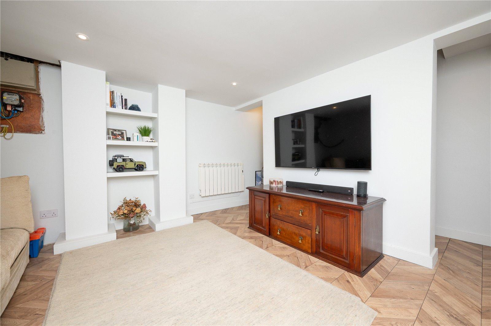3 Bedroom Terraced House,garage For Sale in High Street, London Colney, St. Albans, Hertfordshire - View 6 - Collinson Hall