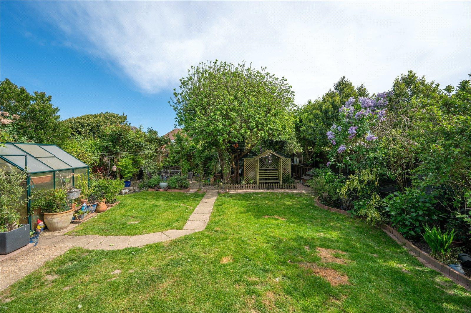 4 Bedroom Semi-Detached Bungalow For Sale in Stanley Avenue, St. Albans, Hertfordshire - View 16 - Collinson Hall