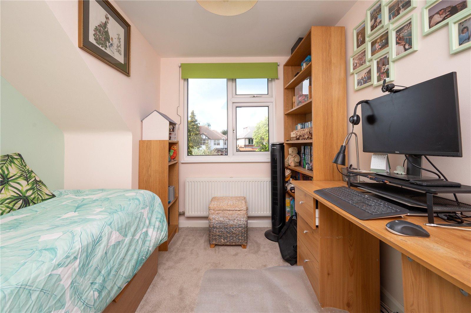 4 Bedroom Semi-Detached Bungalow For Sale in Stanley Avenue, St. Albans, Hertfordshire - View 14 - Collinson Hall