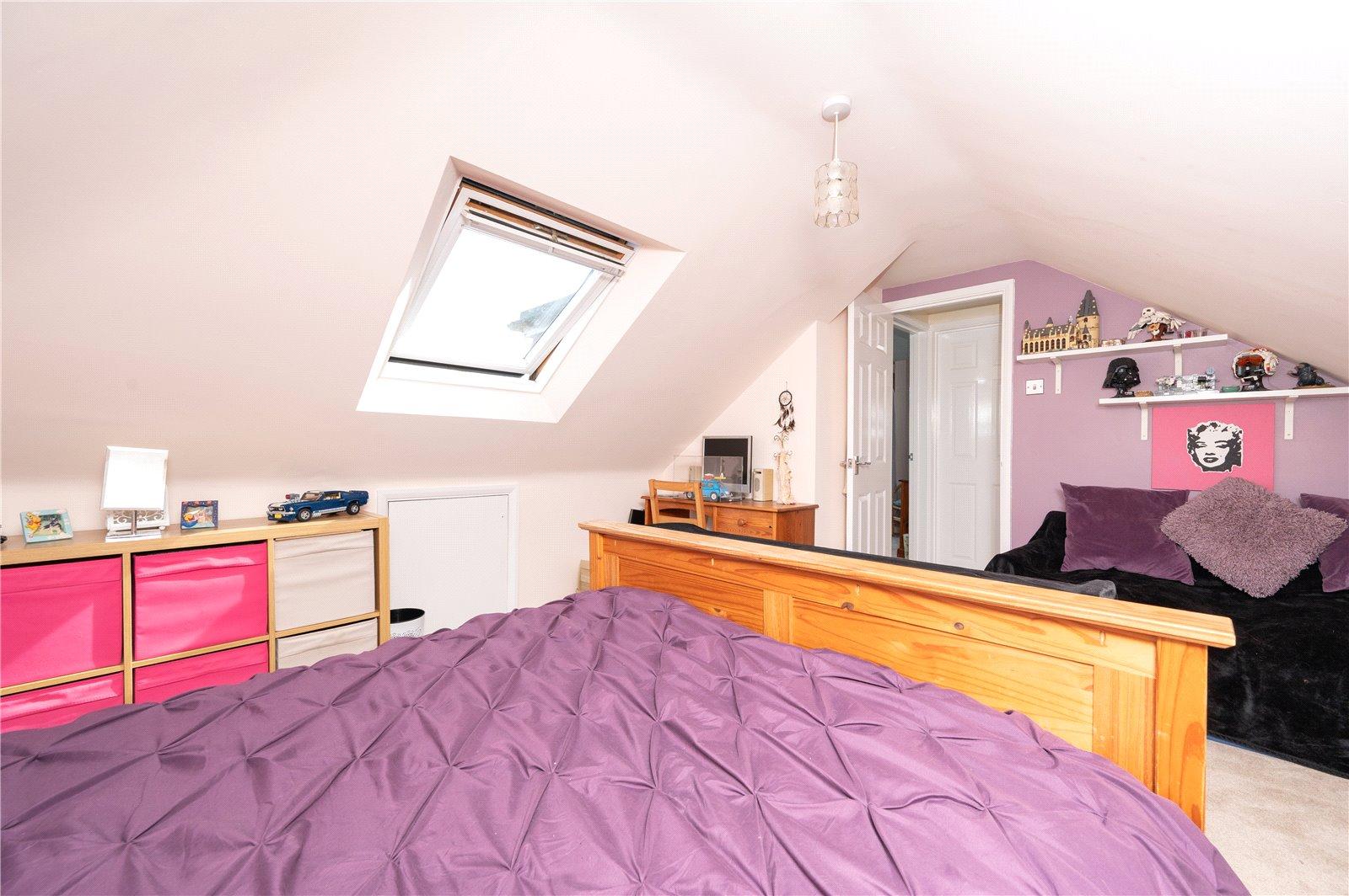 4 Bedroom Semi-Detached Bungalow For Sale in Stanley Avenue, St. Albans, Hertfordshire - View 12 - Collinson Hall