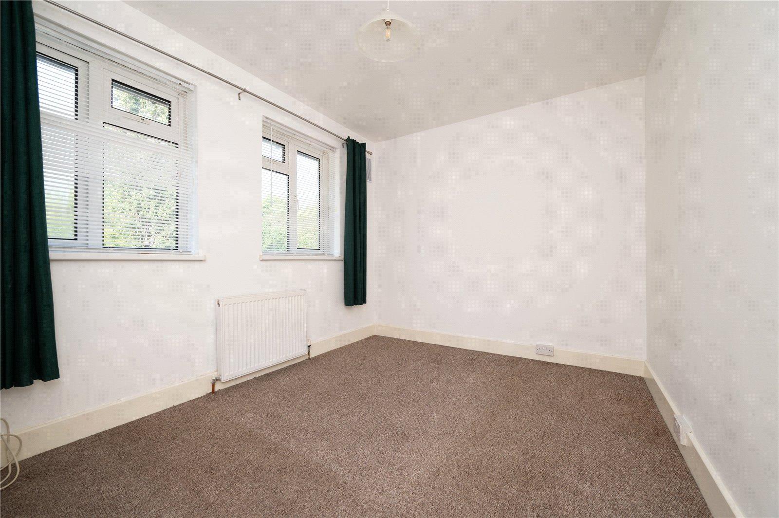 3 Bedroom Terraced House For Sale in Pemberton Close, St. Albans, Hertfordshire - View 12 - Collinson Hall