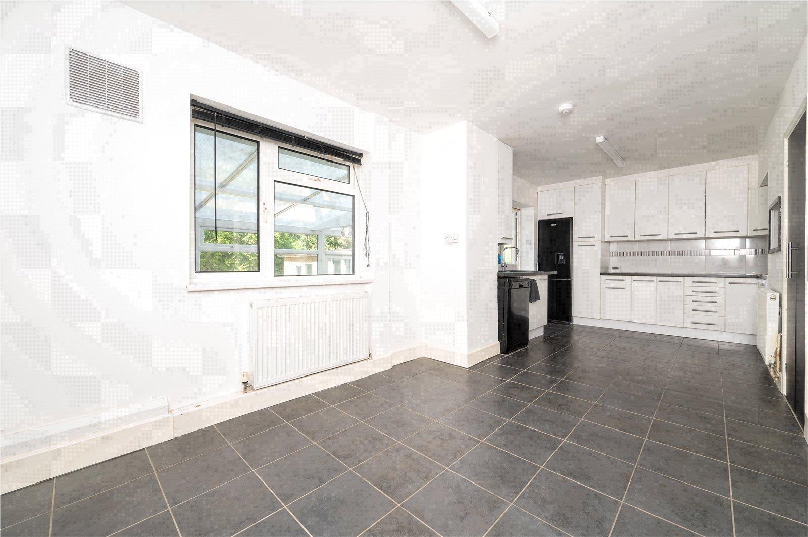 3 Bedroom Terraced House For Sale in Pemberton Close, St. Albans, Hertfordshire - View 3 - Collinson Hall