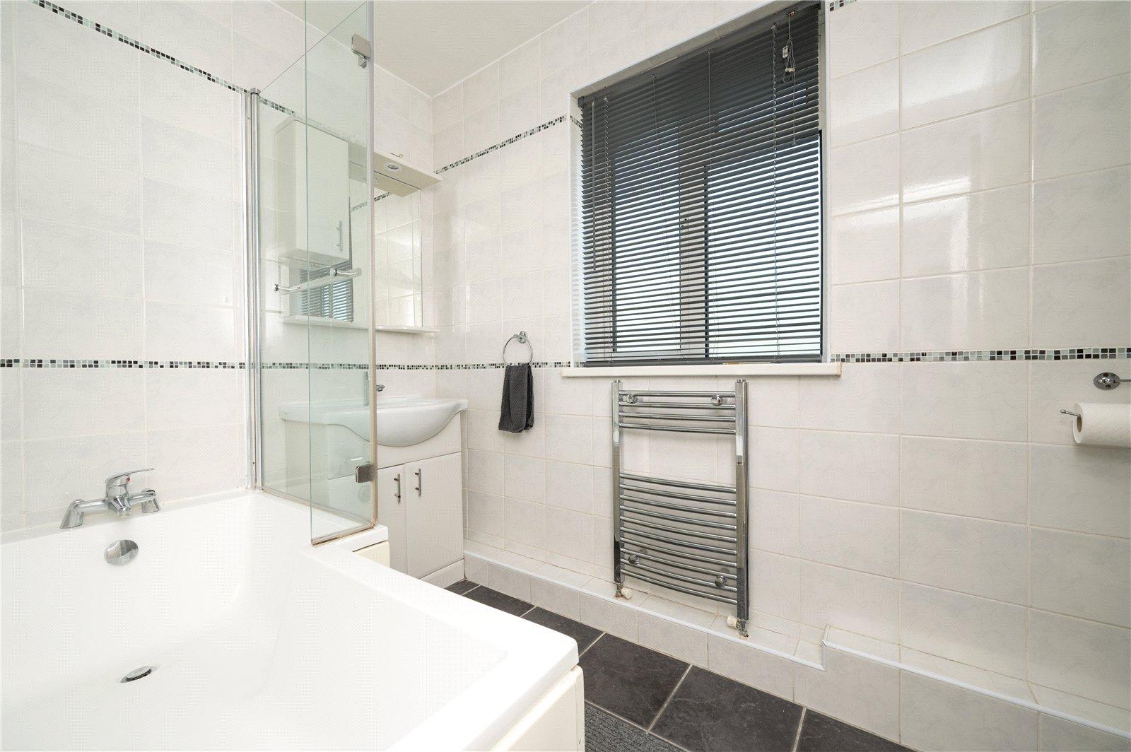 3 Bedroom Terraced House For Sale in Pemberton Close, St. Albans, Hertfordshire - View 5 - Collinson Hall