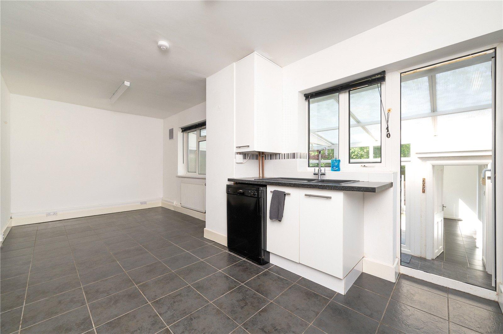 3 Bedroom Terraced House For Sale in Pemberton Close, St. Albans, Hertfordshire - View 13 - Collinson Hall