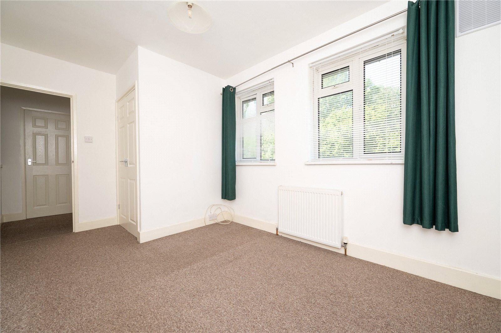 3 Bedroom Terraced House For Sale in Pemberton Close, St. Albans, Hertfordshire - View 10 - Collinson Hall