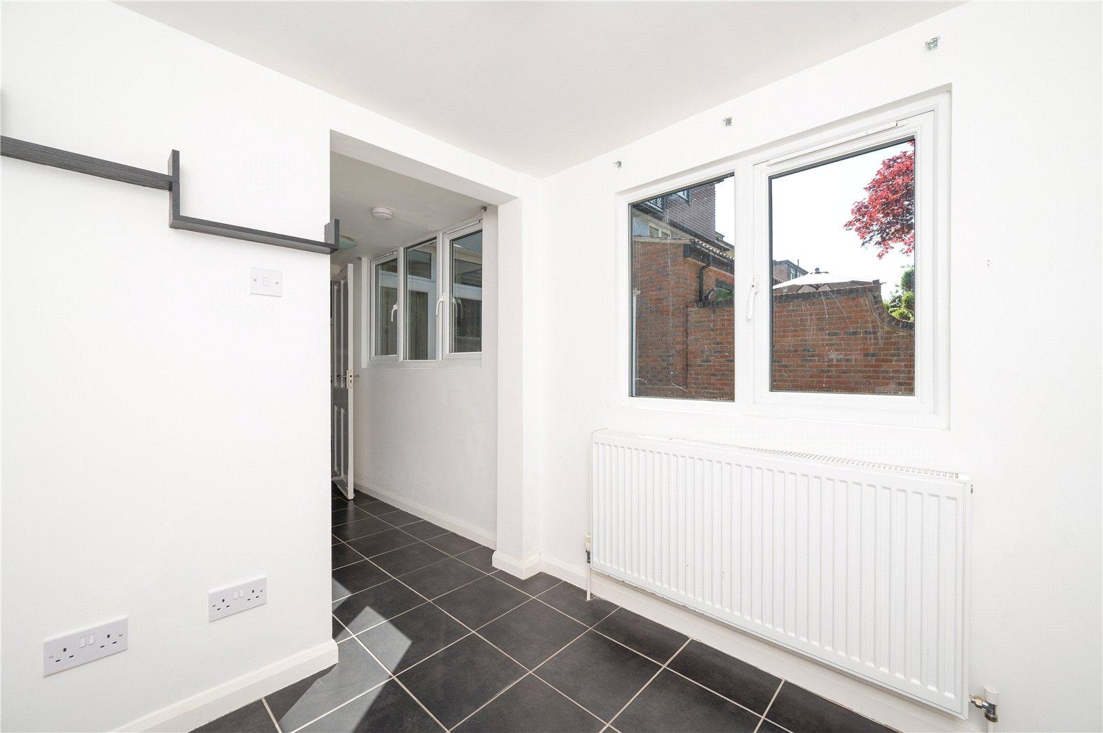 3 Bedroom Terraced House For Sale in Pemberton Close, St. Albans, Hertfordshire - View 18 - Collinson Hall