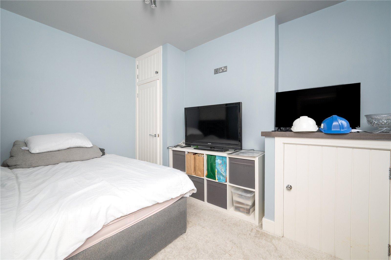 2 Bedroom  For Sale in Stanhope Road, St. Albans - View 8 - Collinson Hall