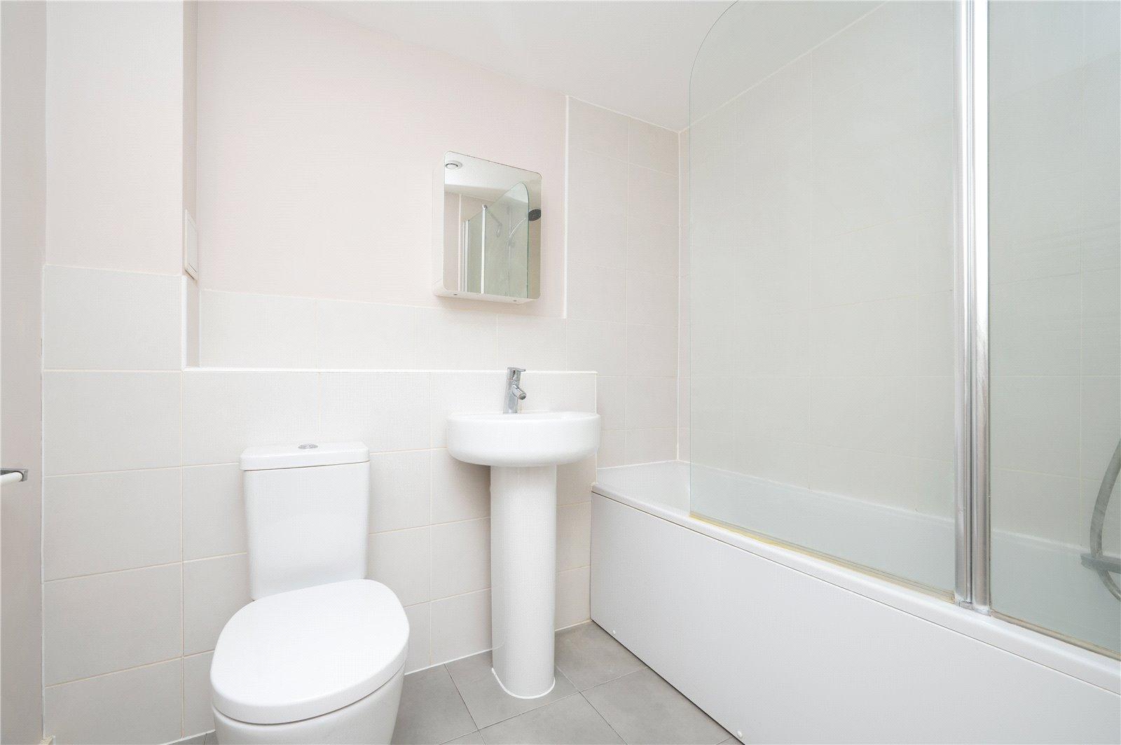 1 Bedroom Ground Floor Flat For Sale in Newsom Place, St. Peters Road, St. Albans, Hertfordshire - View 4 - Collinson Hall