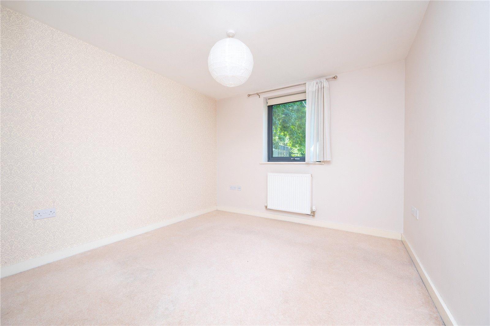 1 Bedroom Ground Floor Flat For Sale in Newsom Place, St. Peters Road, St. Albans, Hertfordshire - View 8 - Collinson Hall