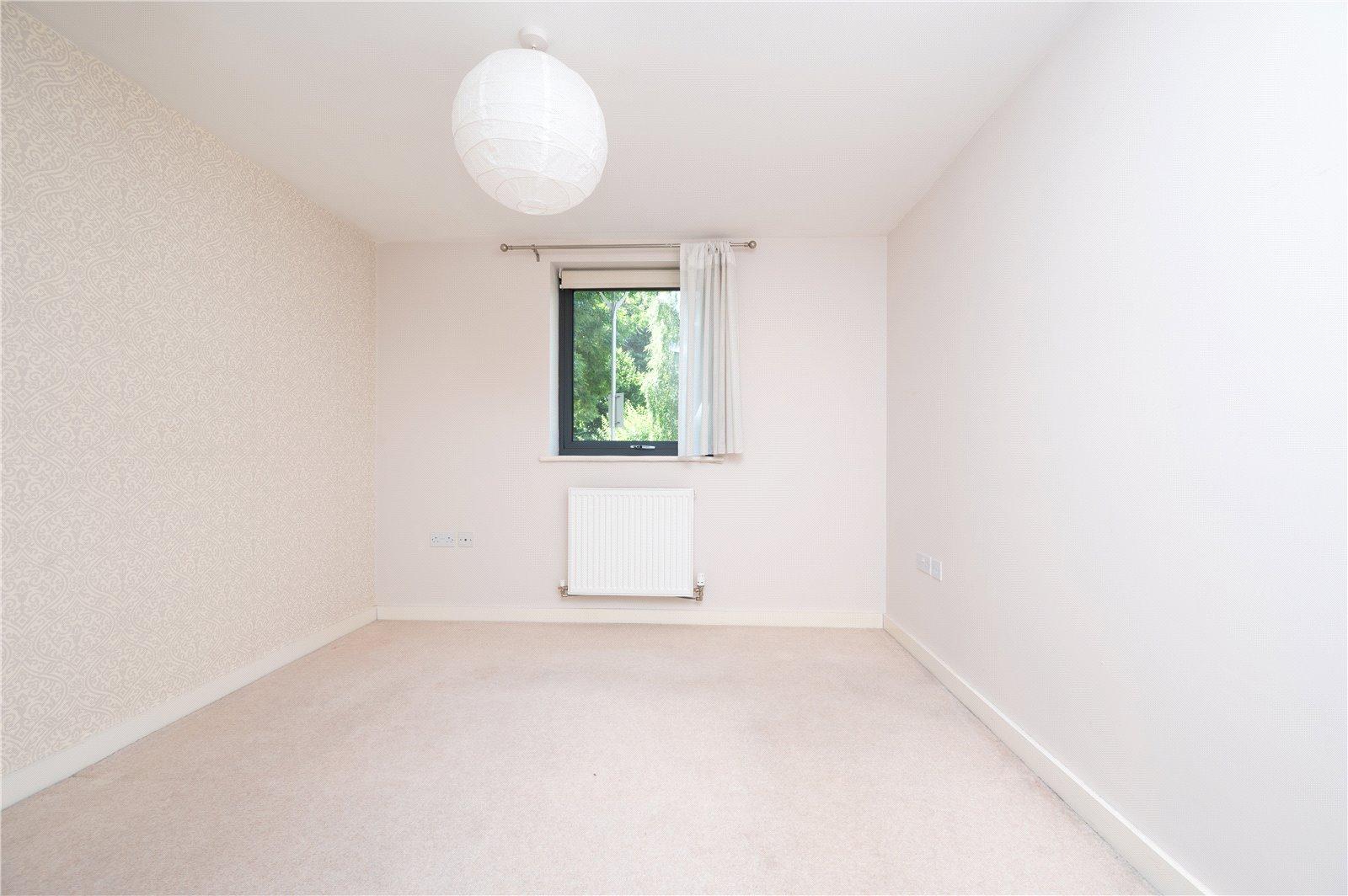1 Bedroom Ground Floor Flat For Sale in Newsom Place, St. Peters Road, St. Albans, Hertfordshire - View 3 - Collinson Hall