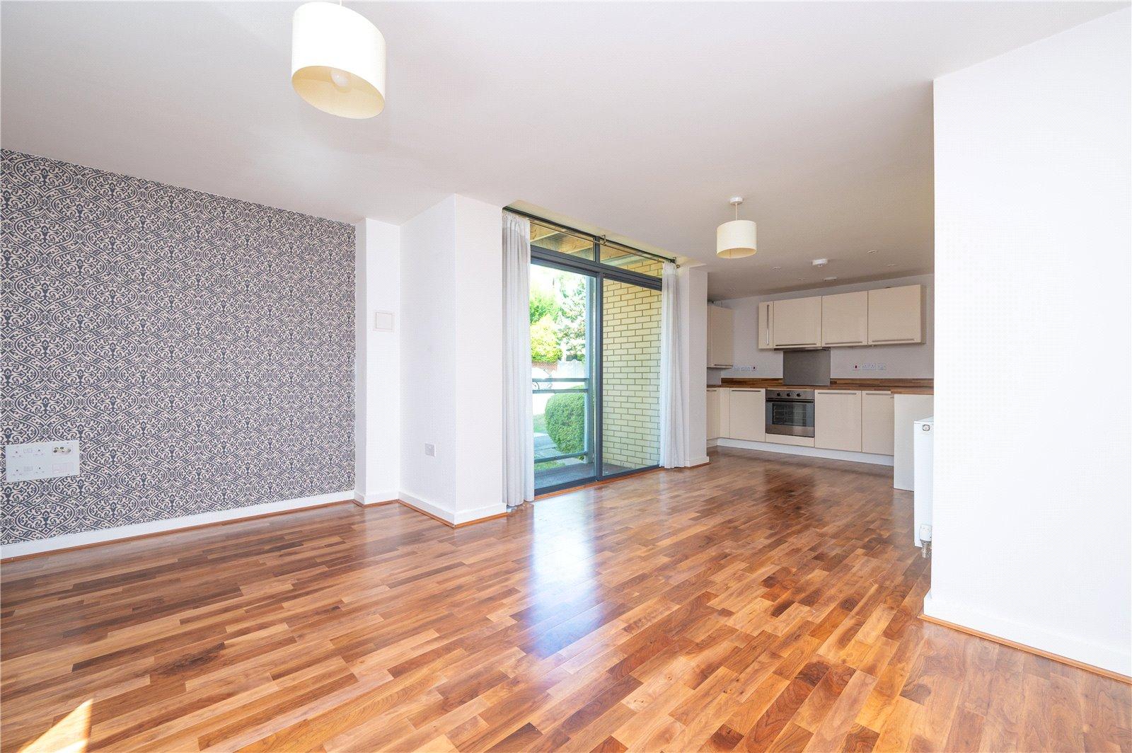 1 Bedroom Ground Floor Flat For Sale in Newsom Place, St. Peters Road, St. Albans, Hertfordshire - View 2 - Collinson Hall