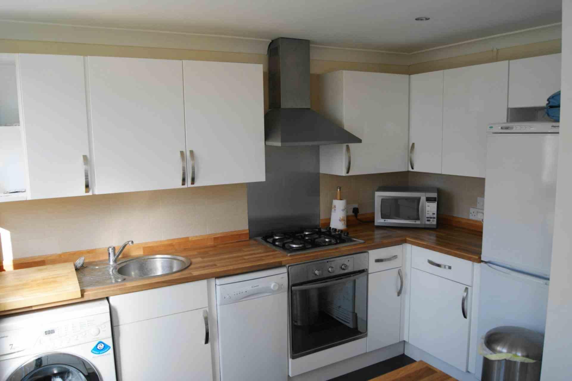 2 Bedroom House Let Agreed in Belsize Road, Bennetts End, Hemel Hempstead, Hertfordshire - View 3 - Collinson Hall