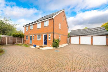 3 Bedroom Semi-Detached House For Sale in Gillsted Court, St. Albans, Hertfordshire - Collinson Hall