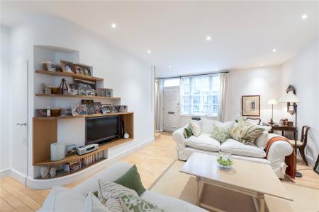 Devonshire Mews West, Marylebone, London, W1G