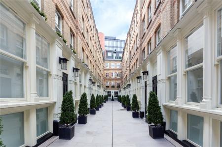 Dyers Buildings, Pinks Mews, London, EC1N