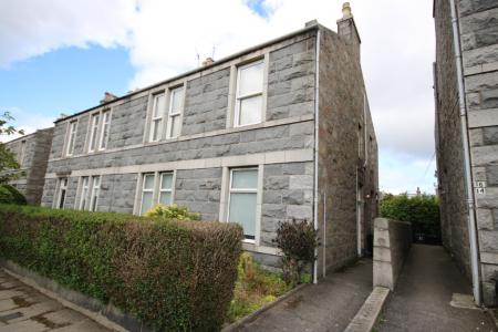 2 bedroom Flat to let in Bonnymuir Place, Rosemount, Aberdeen, AB15