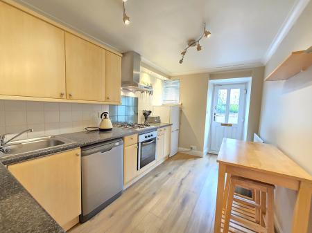 2 bedroom Flat to let in Crown Street, City Centre, Aberdeen, AB11
