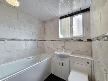 2 bedroom Flat to let in Simpson Road, Bridge of Don, Aberdeen, AB23