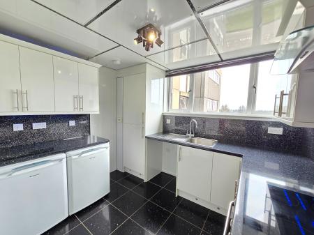 2 bedroom Flat to let in Simpson Road, Bridge of Don, Aberdeen, AB23