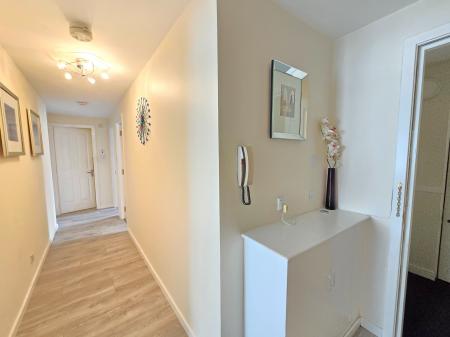 2 bedroom Flat to let in Fraser Mews, City Centre, Aberdeen, AB25