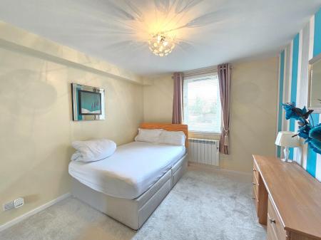 2 bedroom Flat to let in Fraser Mews, City Centre, Aberdeen, AB25