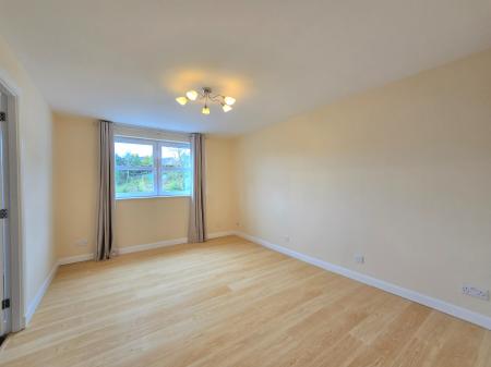 2 bedroom Flat to let in South College Street, City Centre, Aberdeen, AB11
