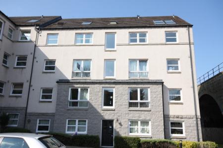 2 bedroom Flat to let in South College Street, City Centre, Aberdeen, AB11