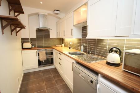 2 bedroom Flat to let in Holburn Street, Aberdeen, AB10