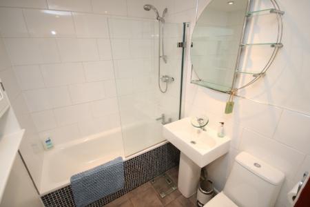 2 bedroom Flat to let in Holburn Street, Aberdeen, AB10
