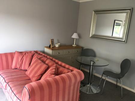 2 bedroom Flat to let in Pitmedden Crescent, Aberdeen, AB10