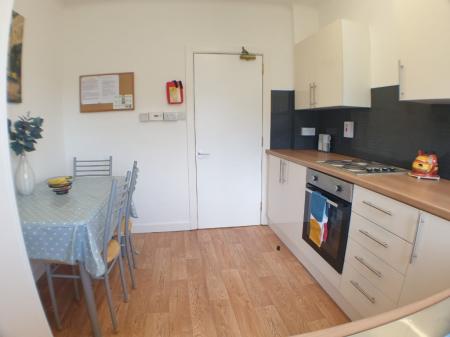 3 bedroom Flat to let in Hardgate, Aberdeen, AB11