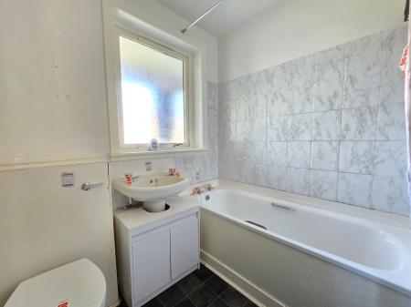 2 bedroom Flat for sale in North Anderson Drive, Mastrick, Aberdeen, AB16
