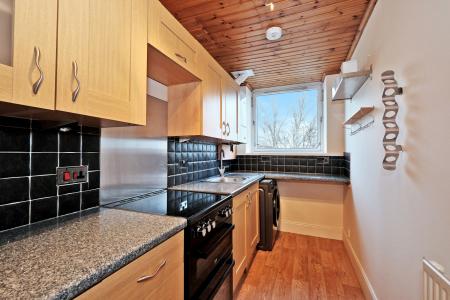 2 bedroom Flat to let in Rosemount Place, Aberdeen, AB25