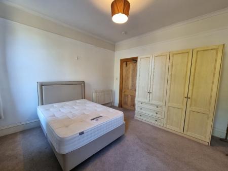 3 bedroom Flat to let in King Street, Aberdeen, AB24