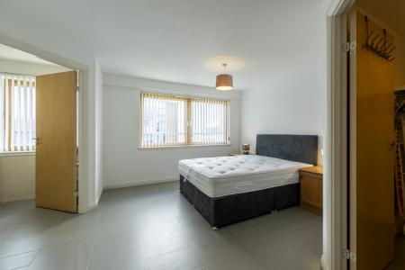 3 bedroom Flat for sale in Charlotte Street, City Centre, Aberdeen, AB25