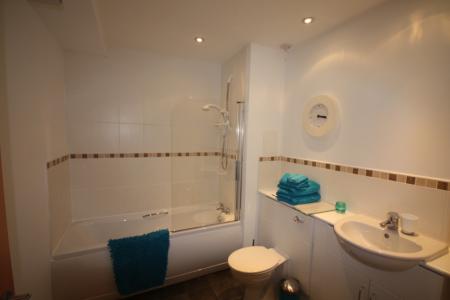 3 bedroom Flat to let in Merkland Lane, Pittordrie, Aberdeen, AB24
