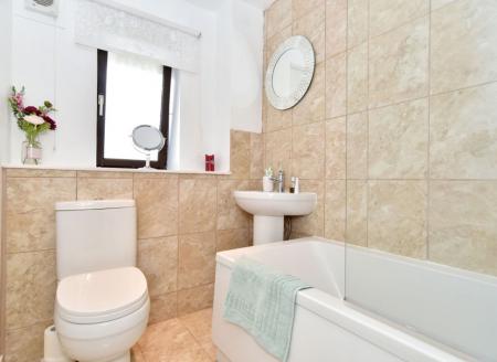 3 bedroom Flat to let in Morrison Drive, Garthdee, Aberdeen, AB10