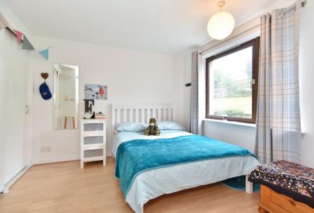 3 bedroom Flat to let in Morrison Drive, Garthdee, Aberdeen, AB10