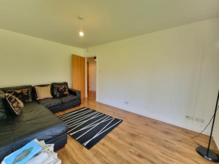 2 bedroom Flat to let in Shaw Crescent, Rosemount, Aberdeen, AB25